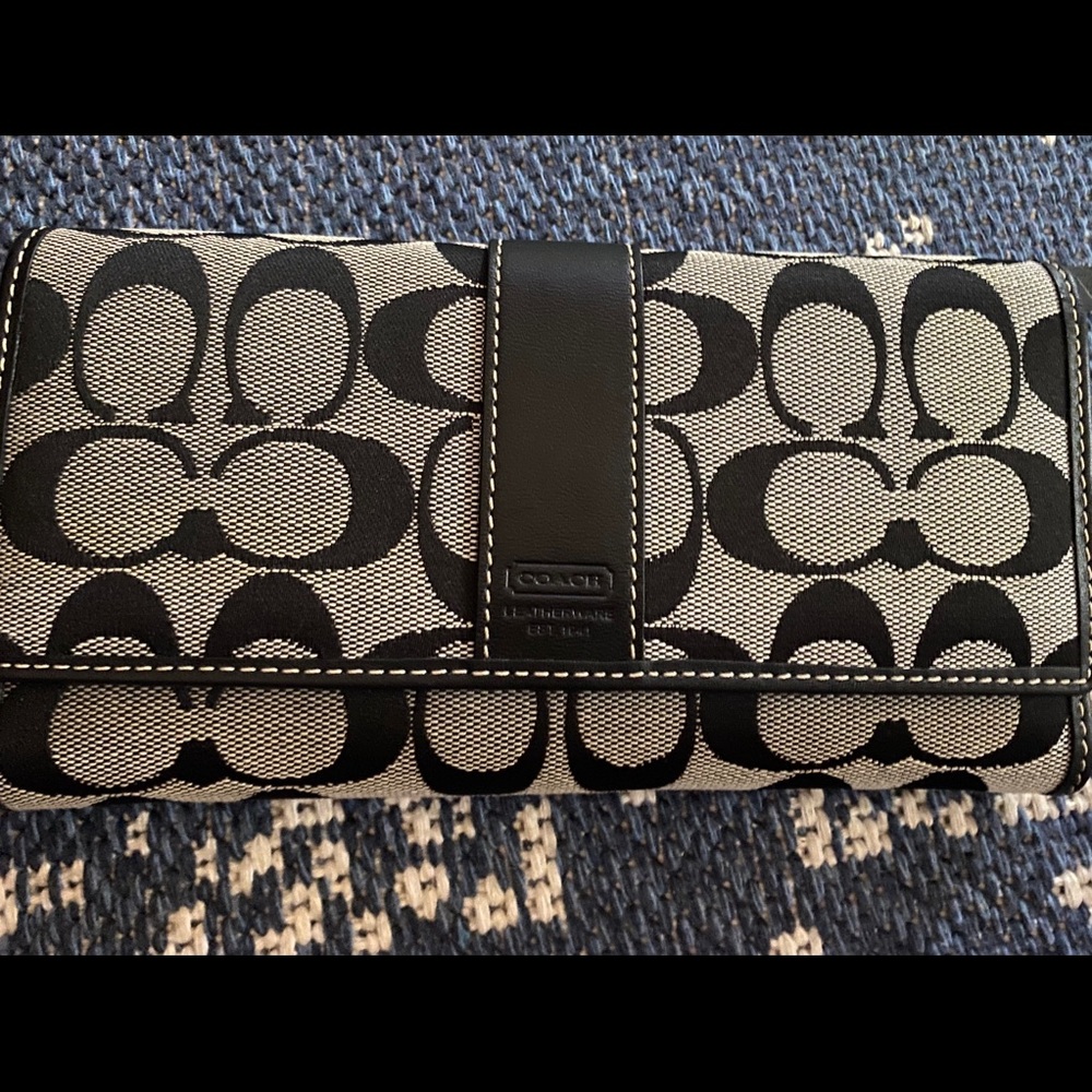Coach signature wallet - never used
